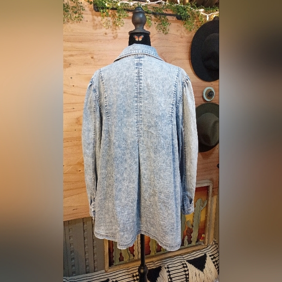 LOGO by Lori Goldstein Denim Shacket with Pintuck Detail and Pockets - Picture 3 of 10